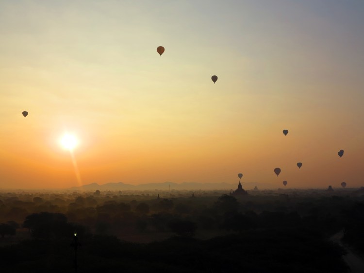 mya-bagan-ballon-sunrise-4